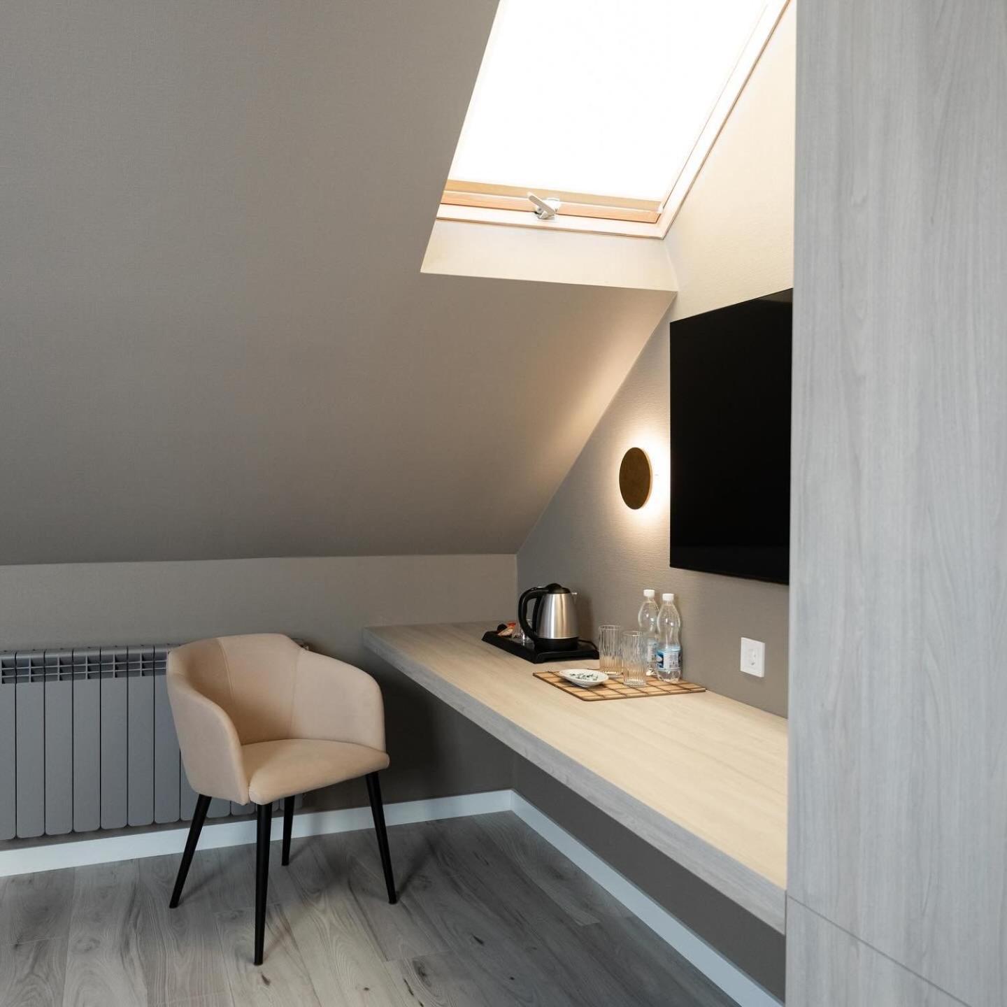 R.Hotel Tsjernivsi Buitenkant foto